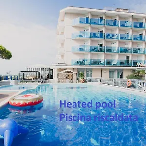 https://hotel-la-bussola.hotelslidodijesolo.com